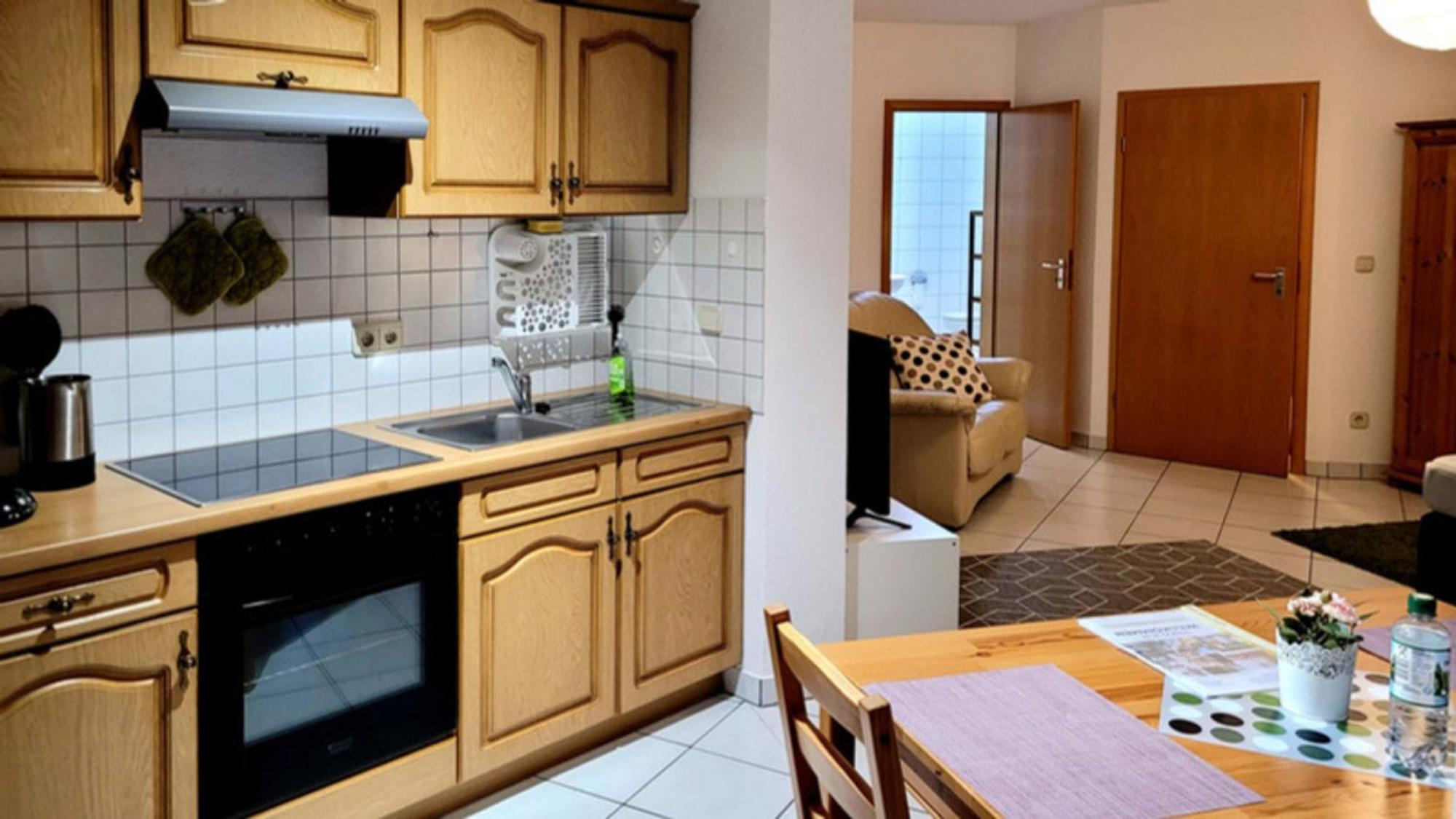 Wohlfuehl-Ferienwohnung Mit Tiefgarage Im Gruenen Oberhof  Exterior photo